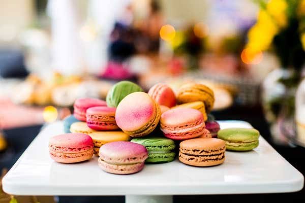 assiette macaron, cadeaux pour invites, douceur à picorer